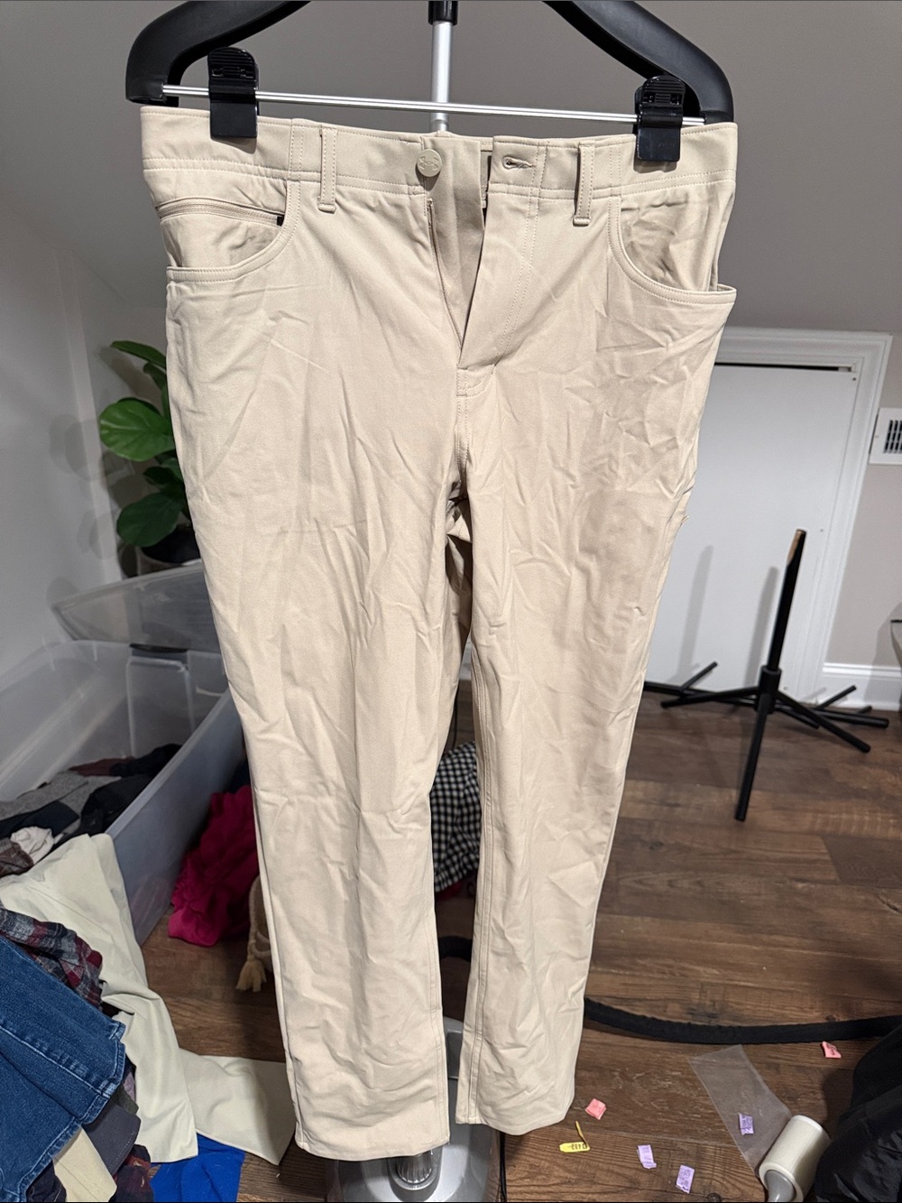 Under Armour Beige/Tan Men’s Casual Pants